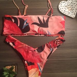 🌸FLORAL BIKINI—BANDEAU & CHEEKY BOTTOMS size S